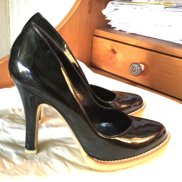 GUCCI PATENT LEATHER BLACK PUMPS WITH BEIGE RUBBER HEELS MADE IN ITALY SIZE 35-5 - Picture 6 of 10